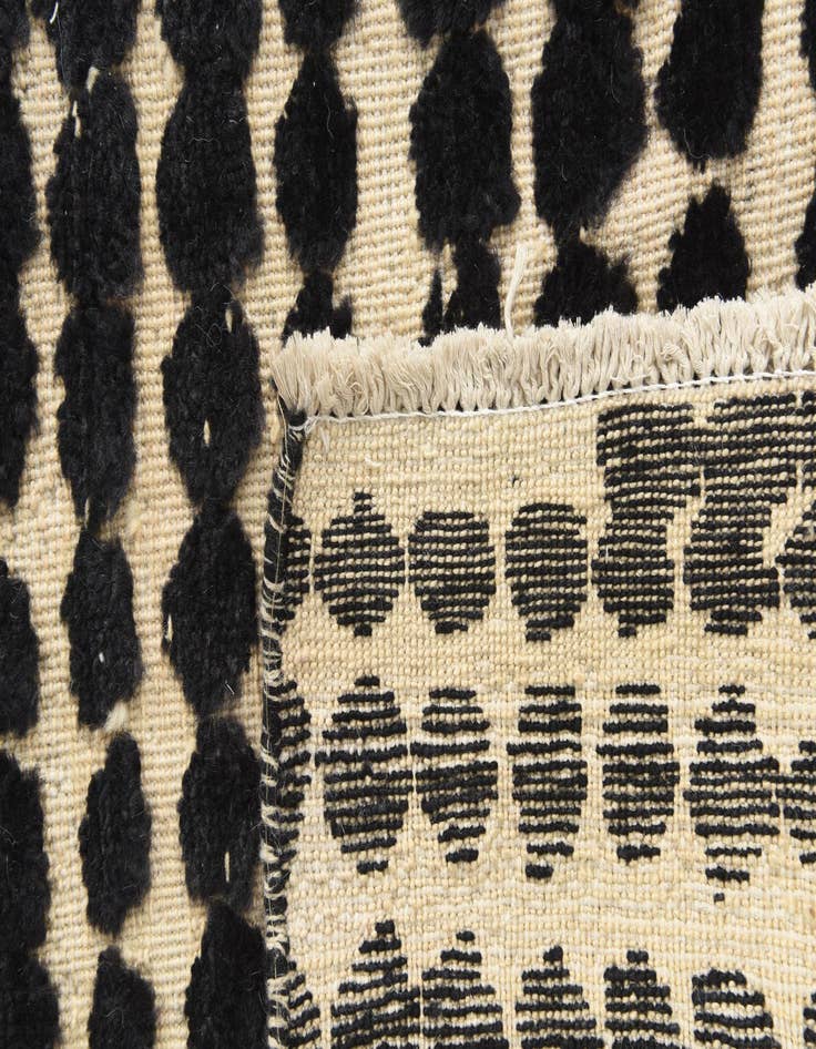 Detail image of 7' 9 x 10' 5  Hand Knotted Darya Wool Rug