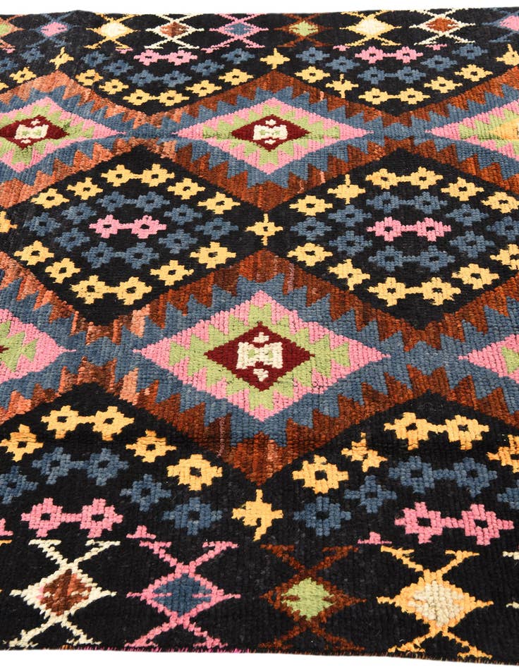 Detail image of 5' 8 x 8'  Hand Knotted Darya Rug