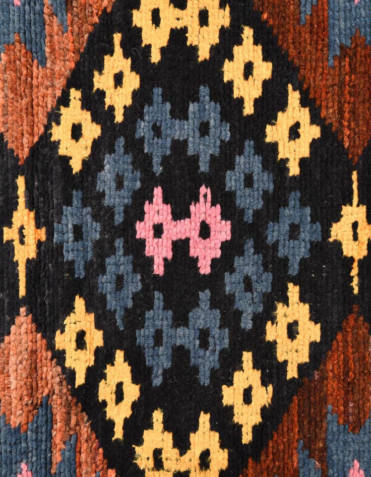 Detail image of 5' 8 x 8'  Hand Knotted Darya Rug