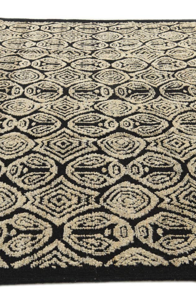 Detail image of 9' 1 x 12' 5 Hand Knotted Darya Wool Rug