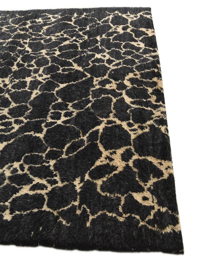 Detail image of 8' 3 x 9' 3  Hand Knotted Darya Wool Rug