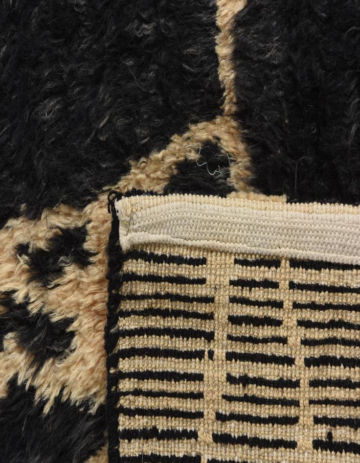 Detail image of 8' 3 x 9' 3  Hand Knotted Darya Wool Rug