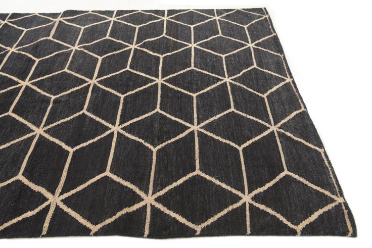 Detail image of 6' 5 x 9' 9 Hand Knotted Darya Wool Rug