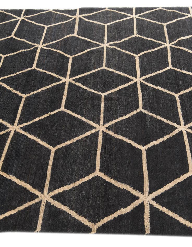 Detail image of 6' 5 x 9' 9  Hand Knotted Darya Wool Rug