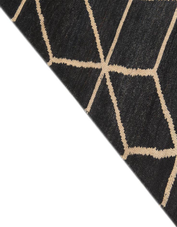 Detail image of 6' 5 x 9' 9  Hand Knotted Darya Wool Rug