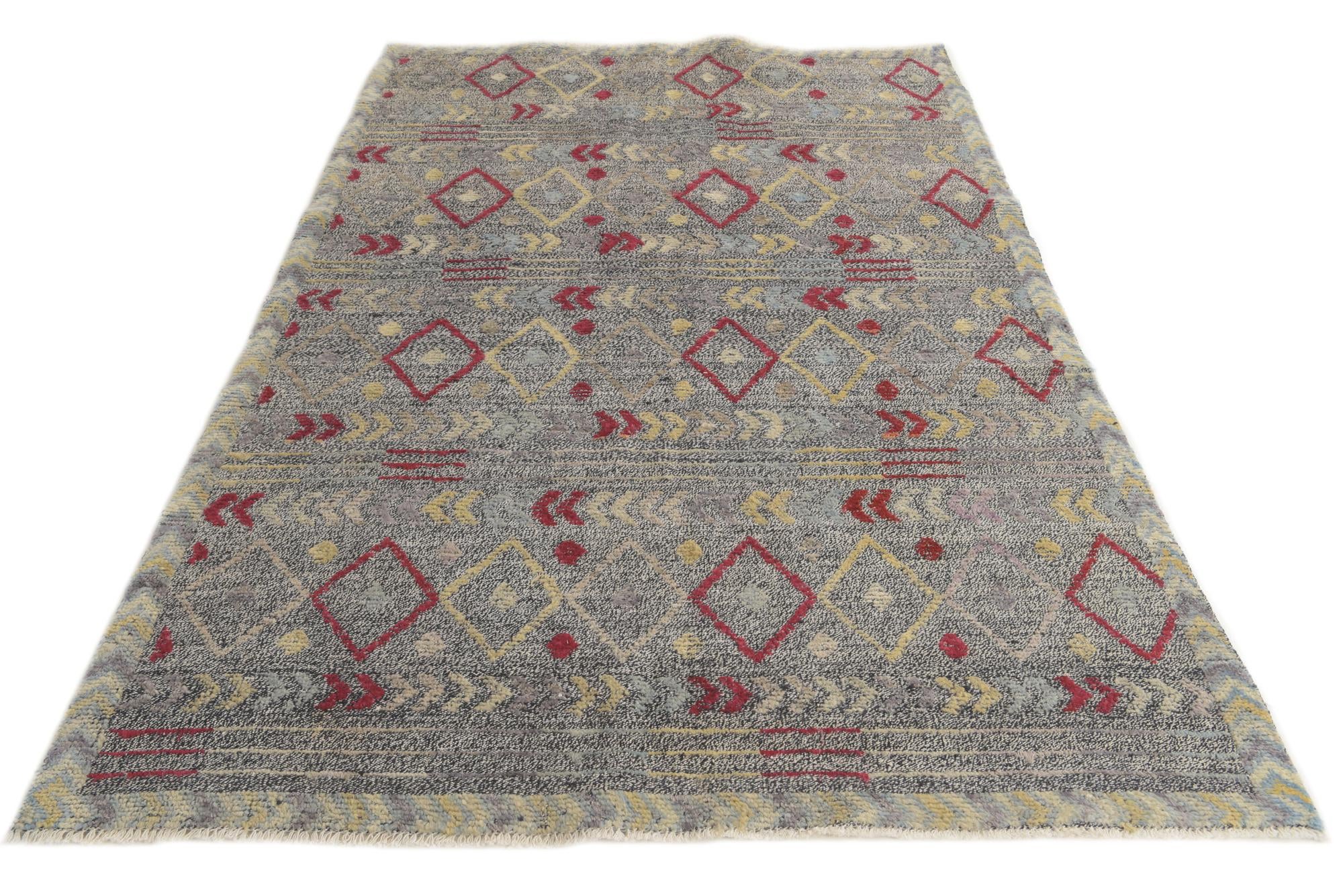 5' x 7' 10 Hand Knotted Darya Wool Rug