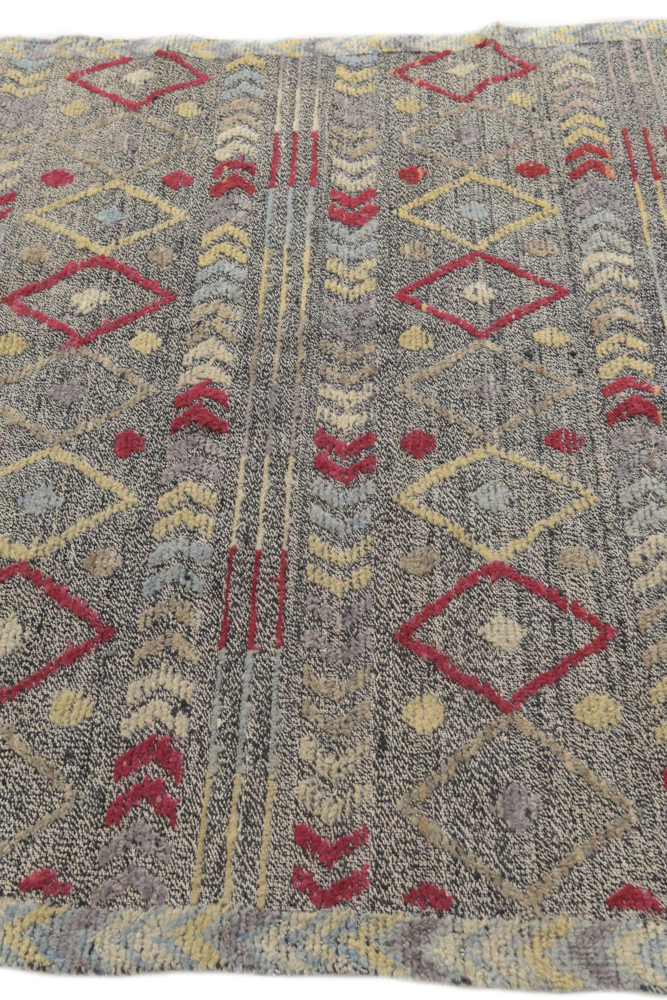 5' x 7' 10 Hand Knotted Darya Wool Rug