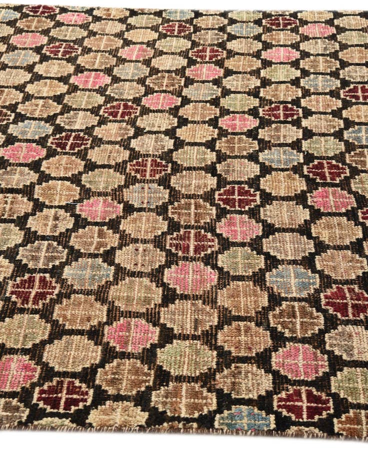 Detail image of 5' x 8' 4  Hand Knotted Darya Wool Rug