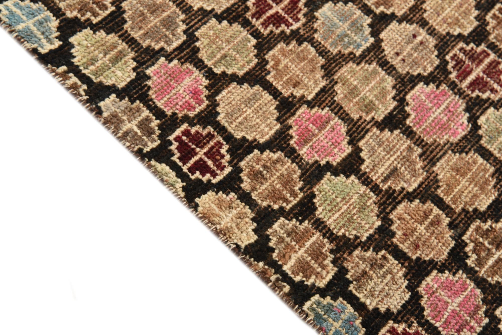 5' x 8' 4 Hand Knotted Darya Wool Rug