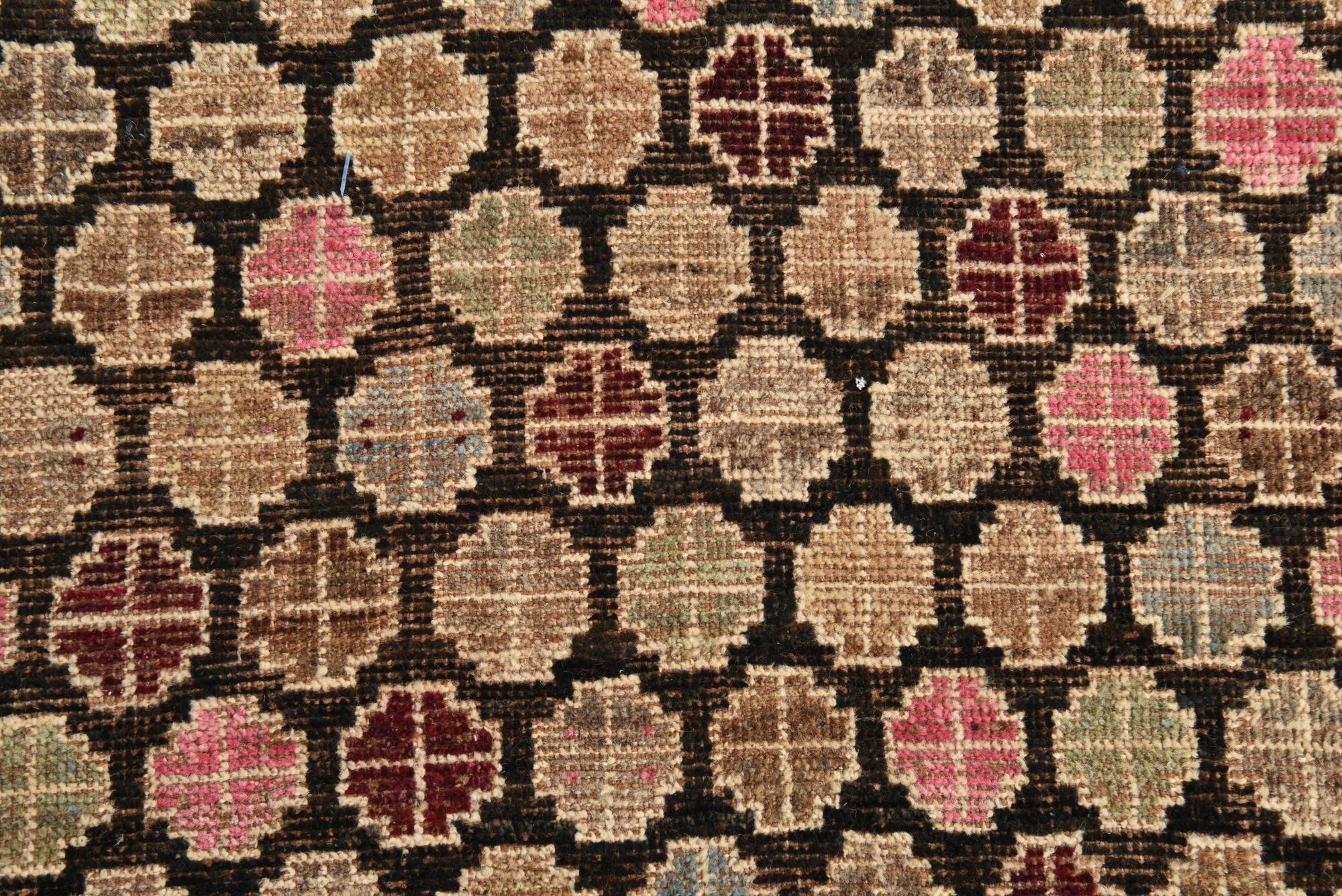 5' x 8' 4 Hand Knotted Darya Wool Rug