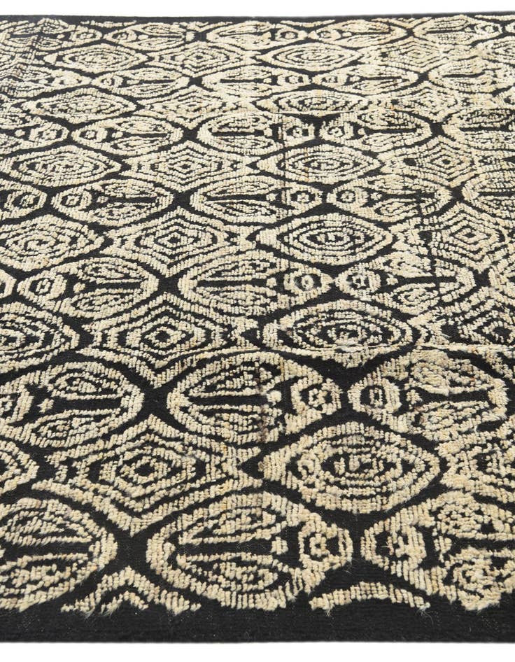 Detail image of 8' 9 x 10' 3  Hand Knotted Darya Wool Rug
