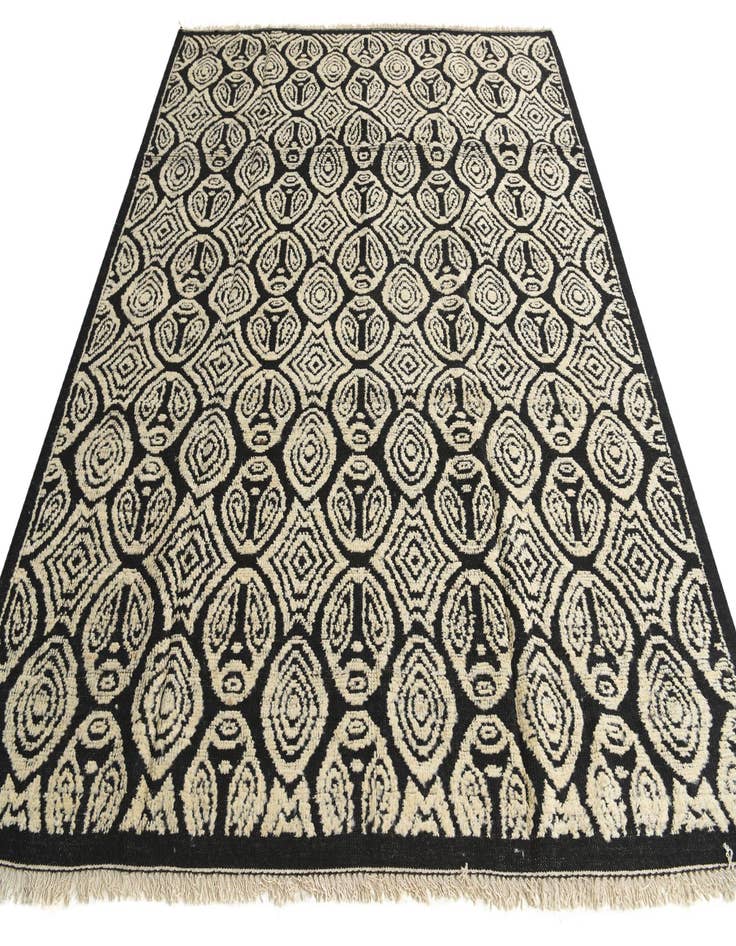 Detail image of 8' 6 x 10'  Hand Knotted Darya Wool Rug