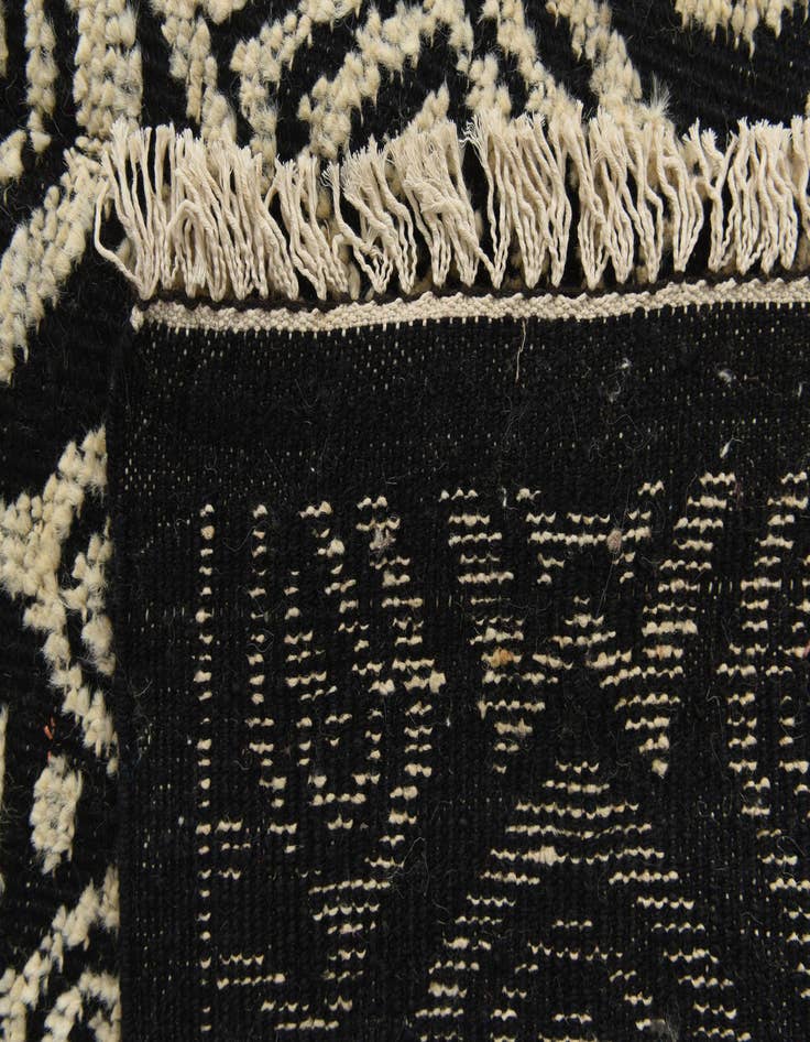Detail image of 8' 6 x 10'  Hand Knotted Darya Wool Rug