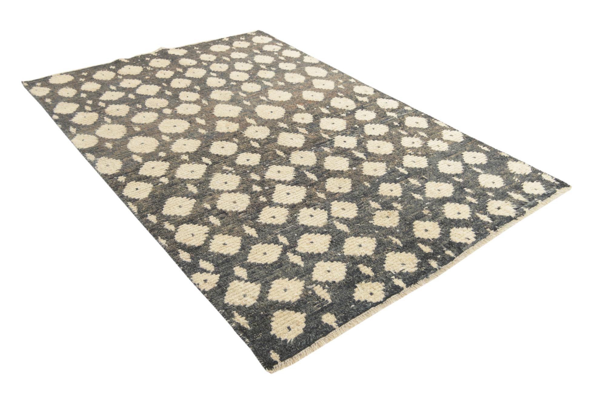 5' 4 x 8' Hand Knotted Darya Wool Rug