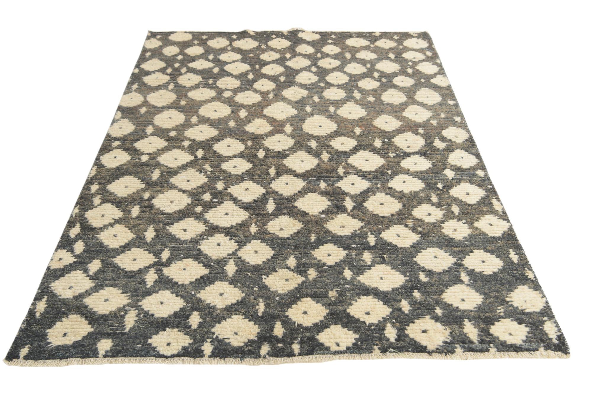 5' 4 x 8' Hand Knotted Darya Wool Rug
