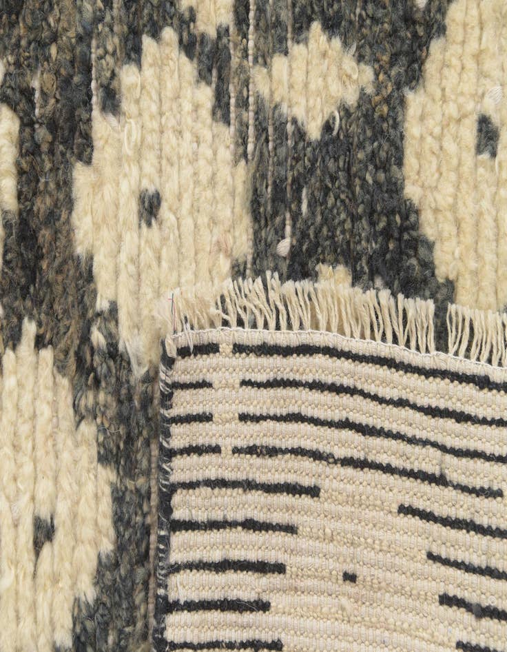 Detail image of 5' 4 x 8'  Hand Knotted Darya Wool Rug