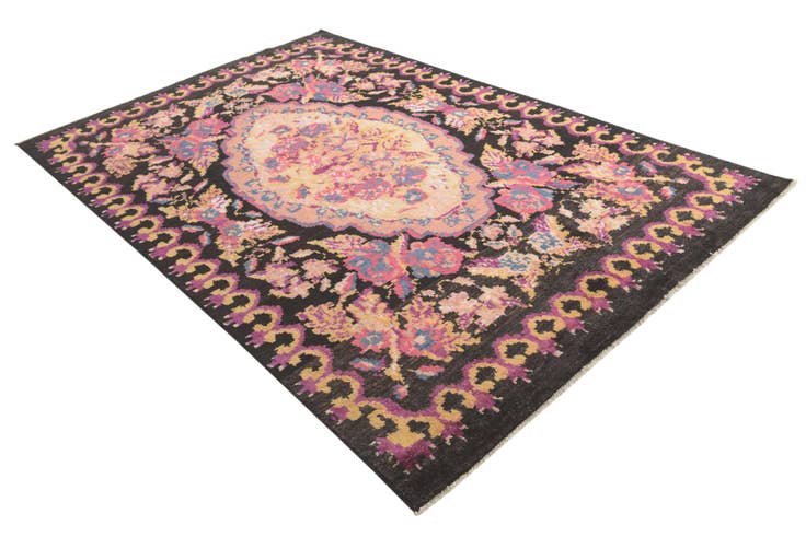Detail image of 6' 4 x 9' 7 Hand Knotted Darya Rug