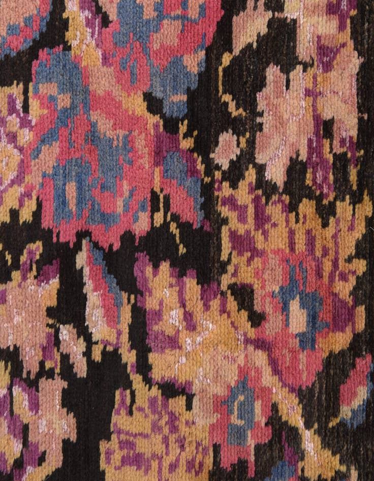 Detail image of 6' 4 x 9' 7  Hand Knotted Darya Rug