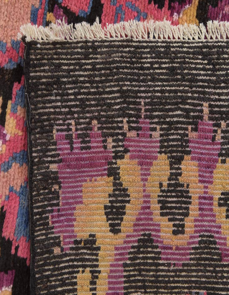 Detail image of 6' 4 x 9' 7  Hand Knotted Darya Rug