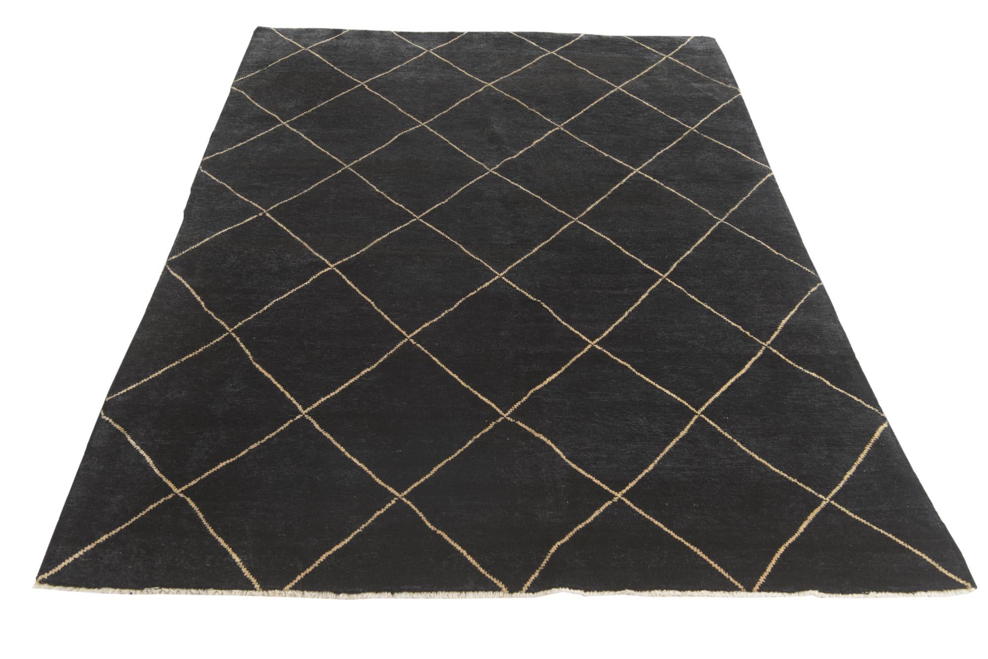 5' 8 x 8' 2 Hand Knotted Darya Wool Rug