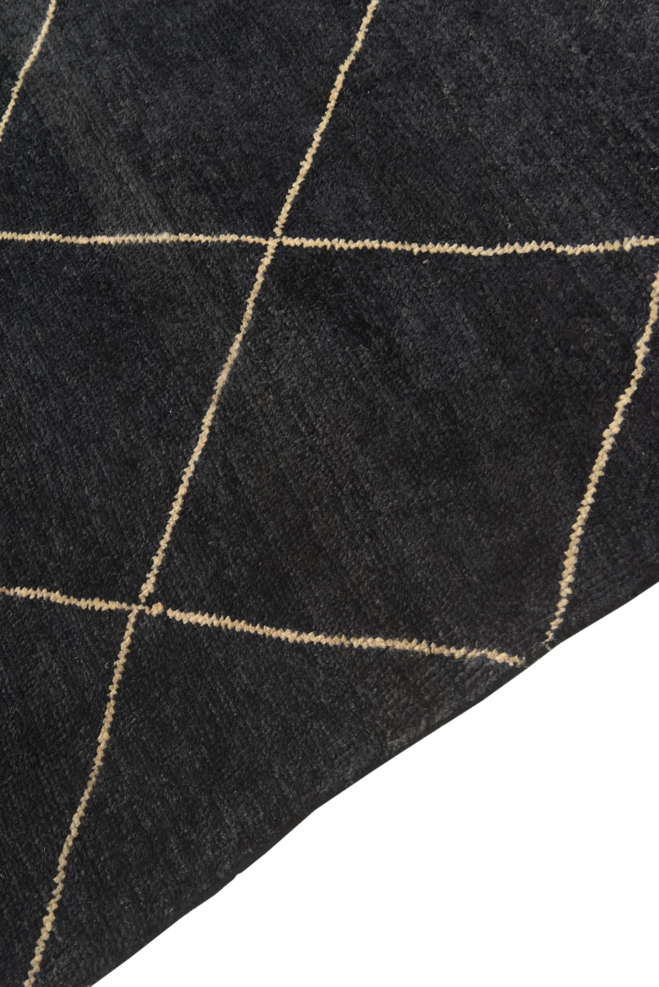 5' 8 x 8' 2 Hand Knotted Darya Wool Rug