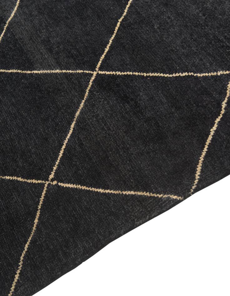 Detail image of 5' 8 x 8' 2  Hand Knotted Darya Wool Rug