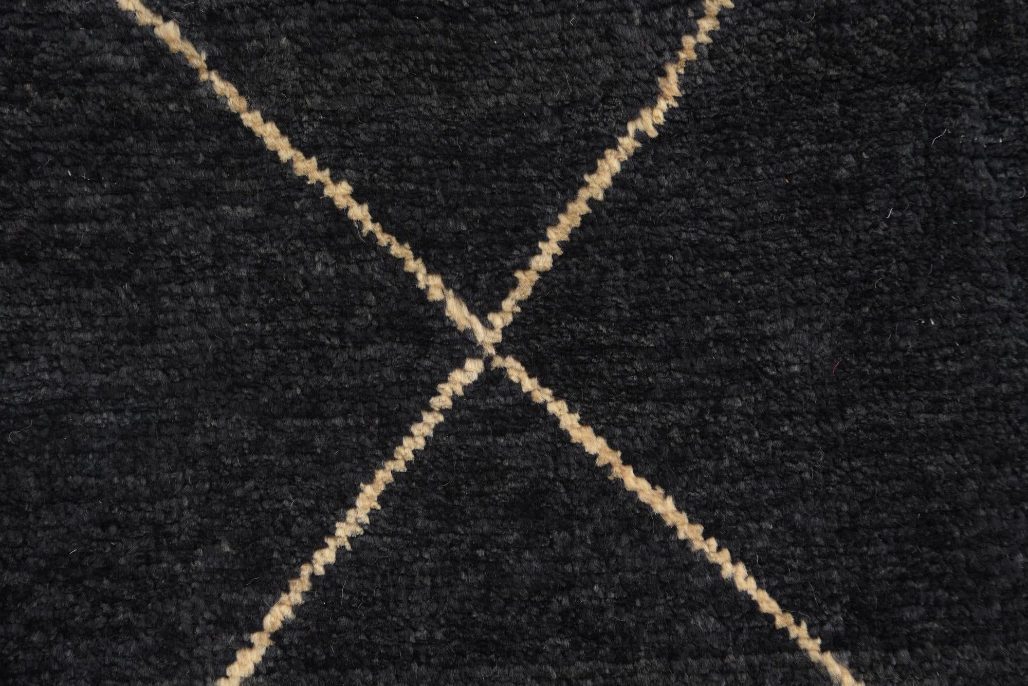 5' 8 x 8' 2 Hand Knotted Darya Wool Rug