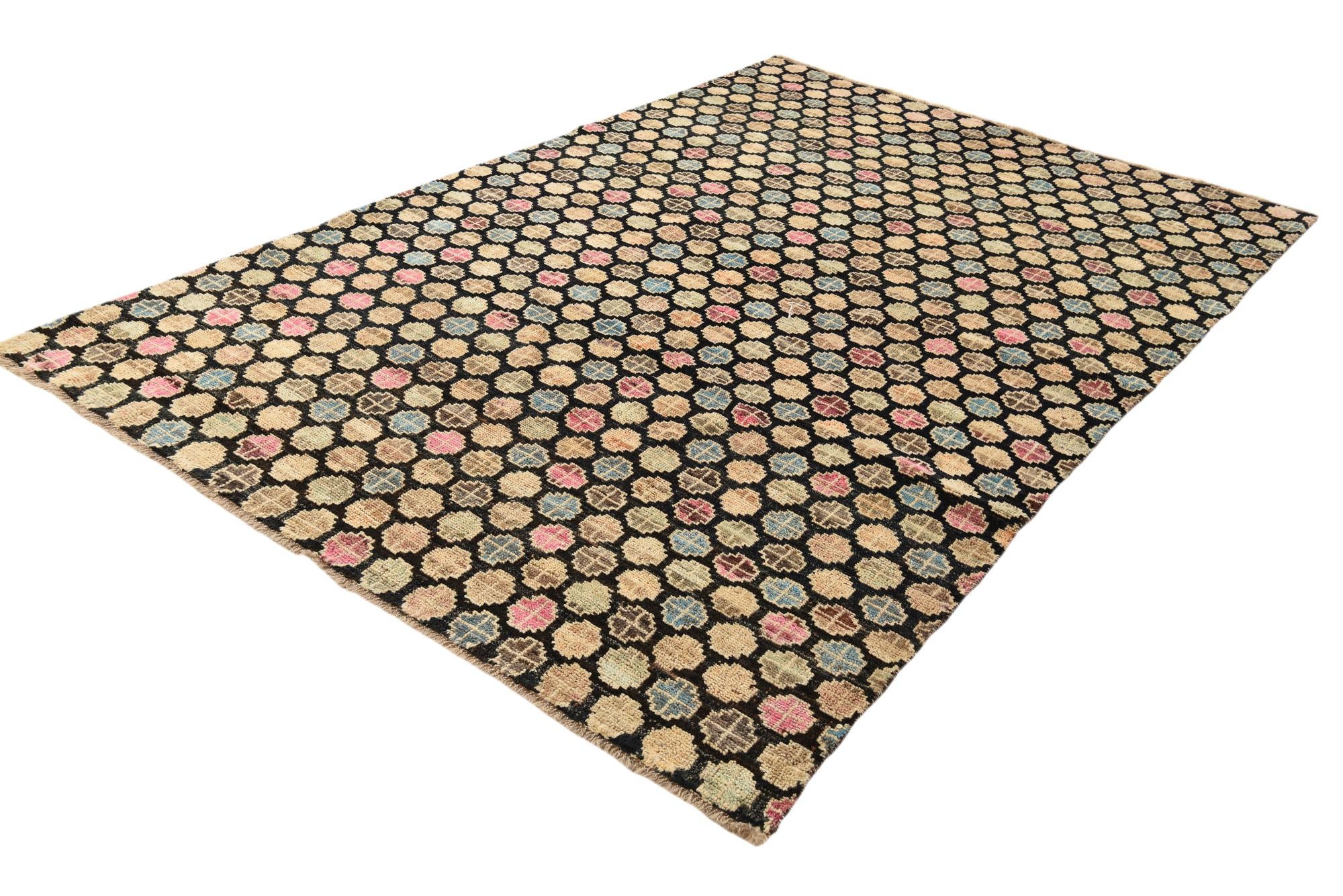 6' 1 x 9' 4 Hand Knotted Darya Wool Rug