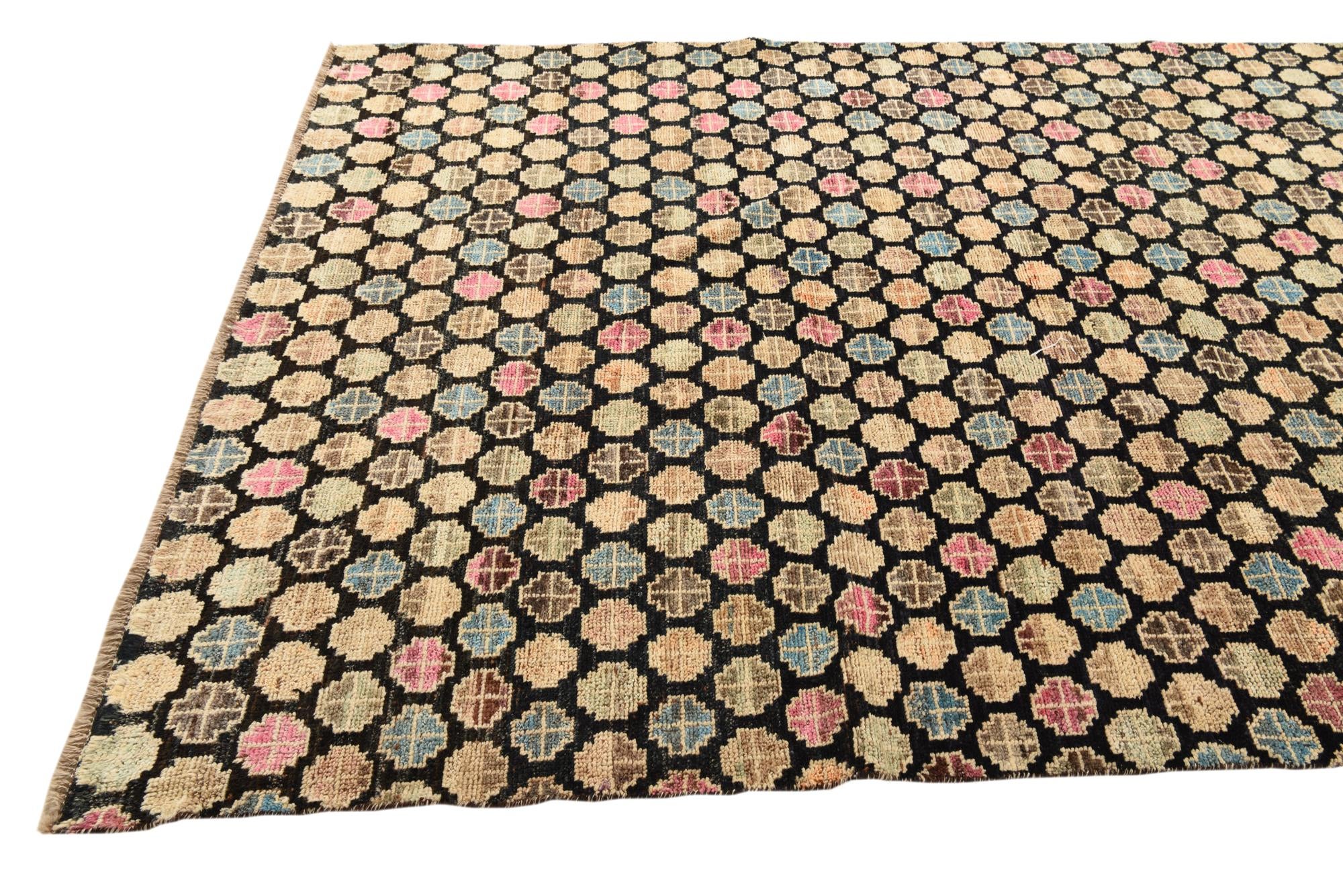 6' 1 x 9' 4 Hand Knotted Darya Wool Rug