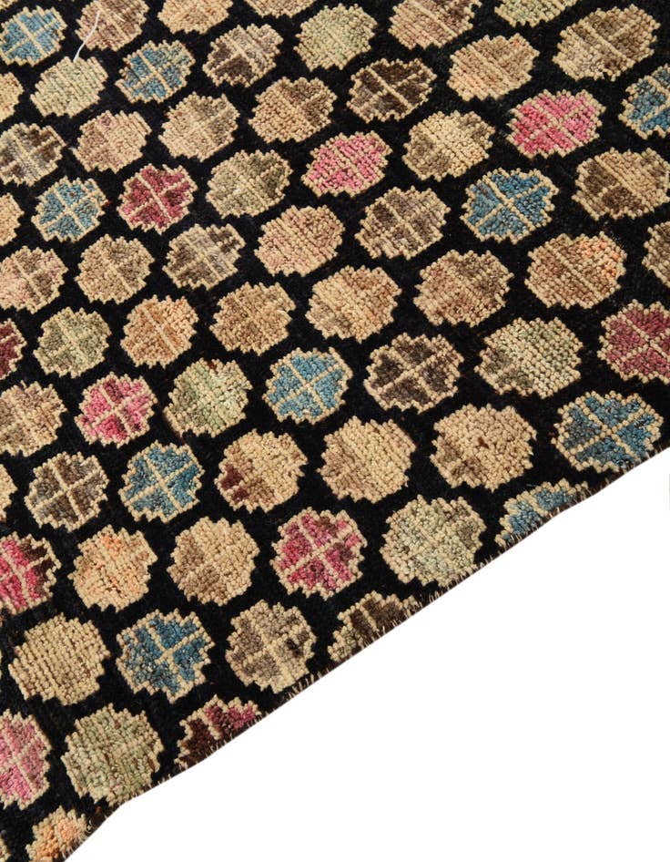 Detail image of 6' 1 x 9' 4  Hand Knotted Darya Wool Rug