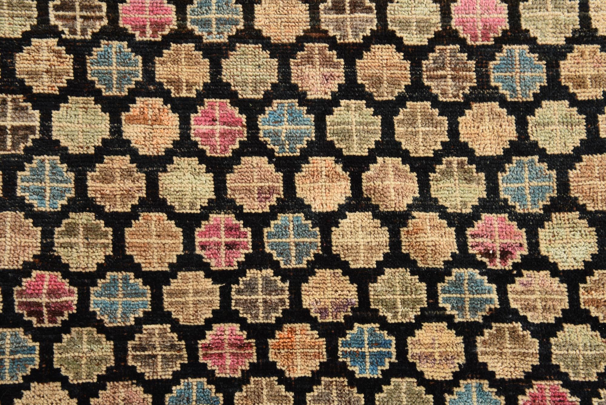 6' 1 x 9' 4 Hand Knotted Darya Wool Rug