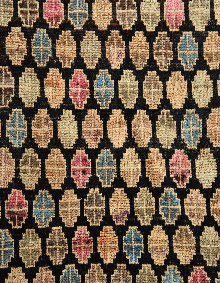 Detail image of 6' 1 x 9' 4  Hand Knotted Darya Wool Rug