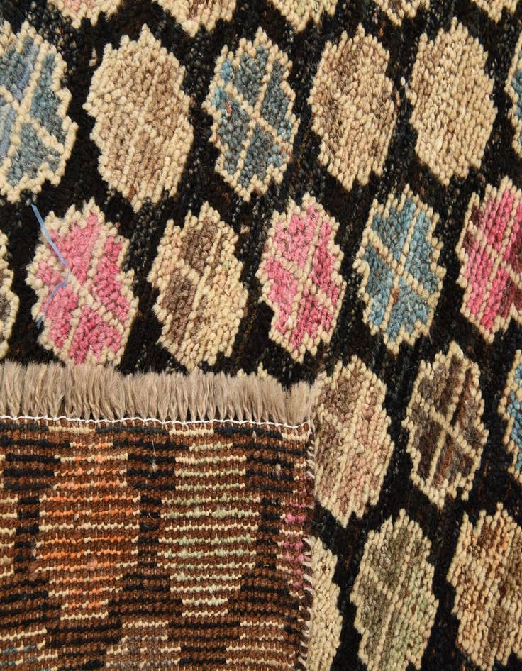Detail image of 6' 1 x 9' 4  Hand Knotted Darya Wool Rug