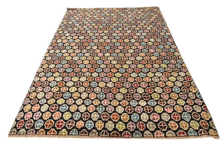 Detail image of 6' 2 x 9' 3 Hand Knotted Darya Wool Rug