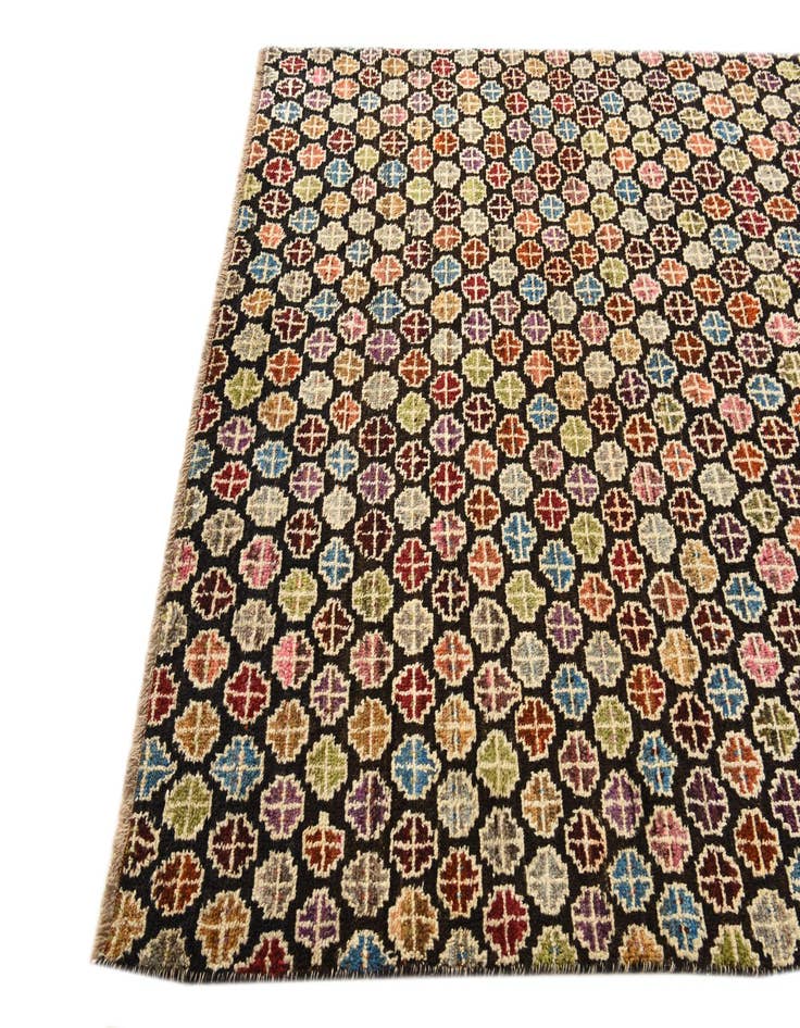 Detail image of 6' 2 x 9' 3  Hand Knotted Darya Wool Rug