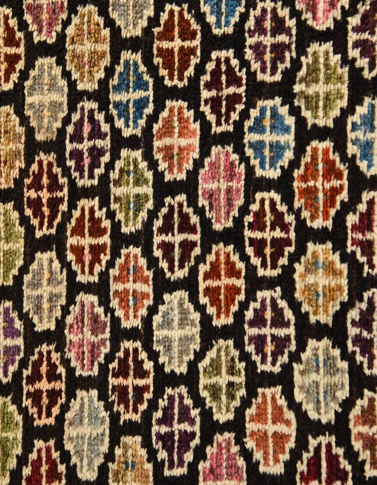 Detail image of 6' 2 x 9' 3  Hand Knotted Darya Wool Rug