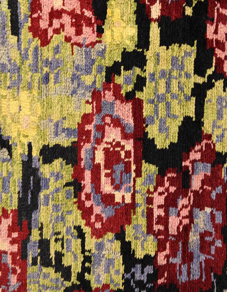 Detail image of 7' 10 x 10' 4 Hand Knotted Darya Rug