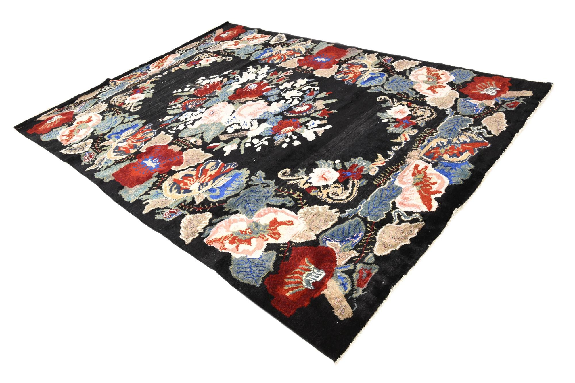 7' 8 x 10' 8 Hand Knotted Darya Rug