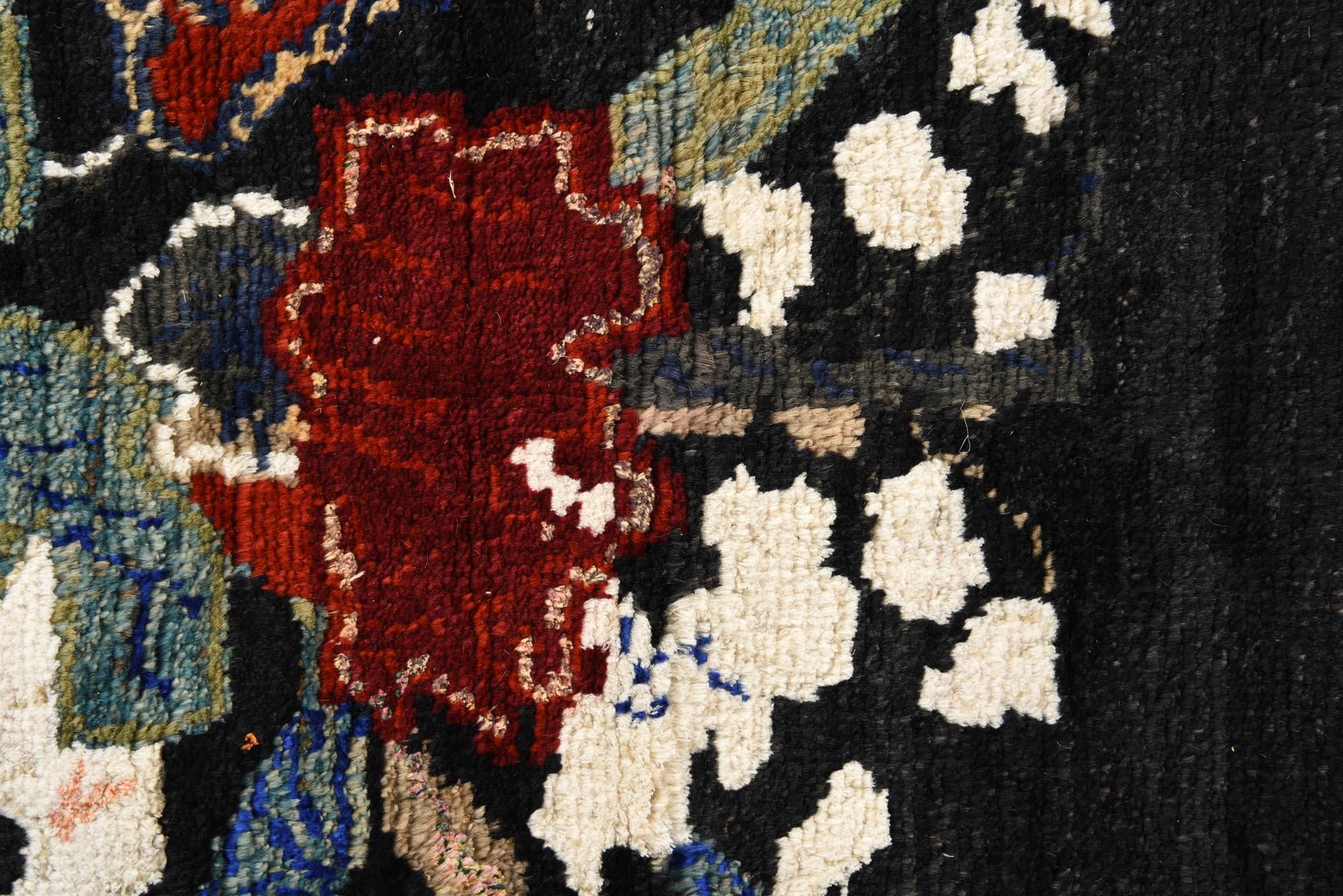 7' 8 x 10' 8 Hand Knotted Darya Rug