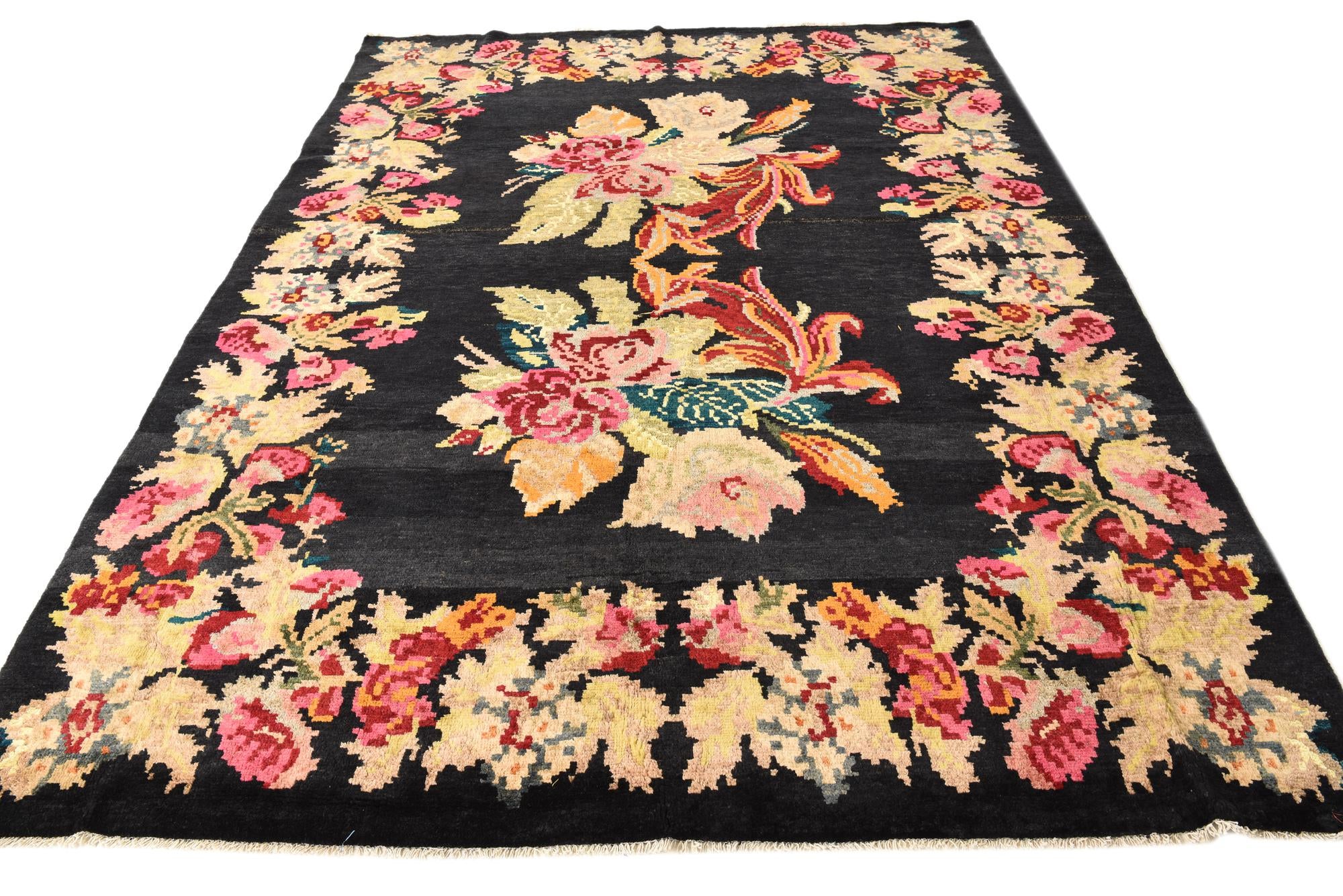 7' 6 x 10' 5 Hand Knotted Darya Rug