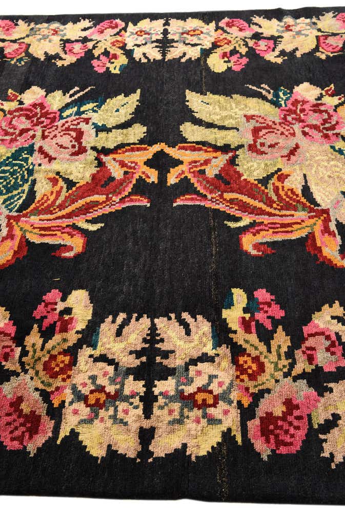 7' 6 x 10' 5 Hand Knotted Darya Rug