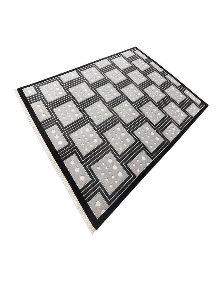 Detail image of 6' 5 x 9' 10  Hand Knotted Darya Wool Rug