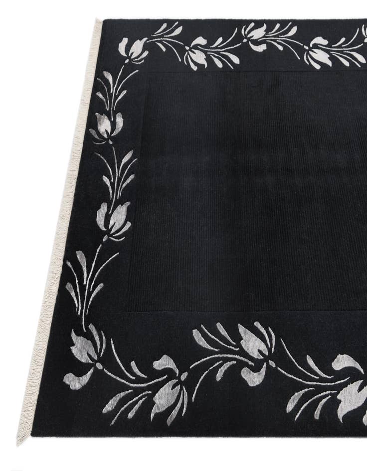 Detail image of 4' 11 x 6' 11 Hand Knotted Darya Wool Rug