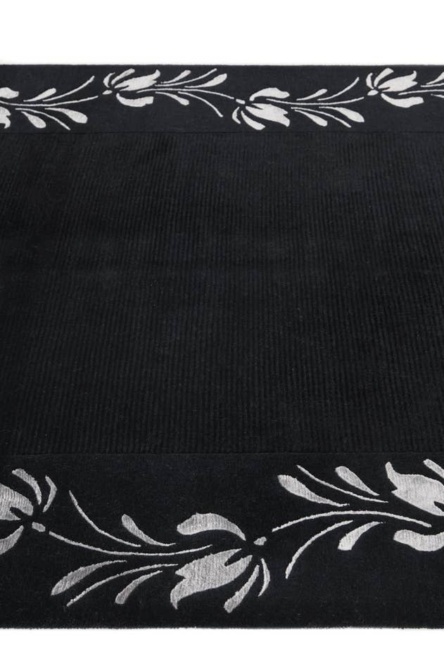 Detail image of 4' 11 x 6' 11 Hand Knotted Darya Wool Rug