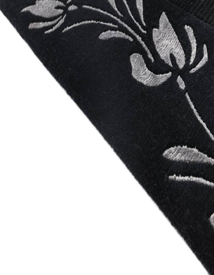 Detail image of 4' 11 x 6' 11 Hand Knotted Darya Wool Rug