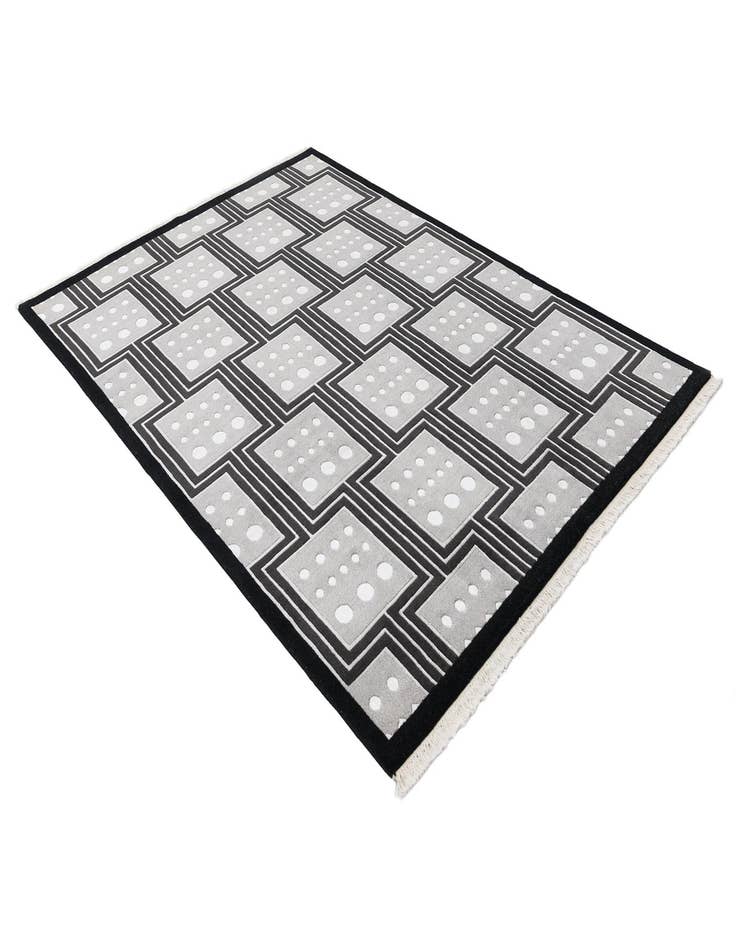 Detail image of 5' 7 x 7' 10 Darya Rug