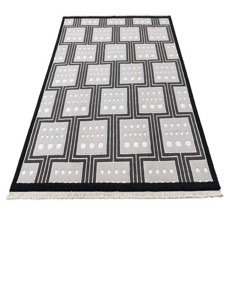 Detail image of 5' 7 x 7' 10 Darya Rug