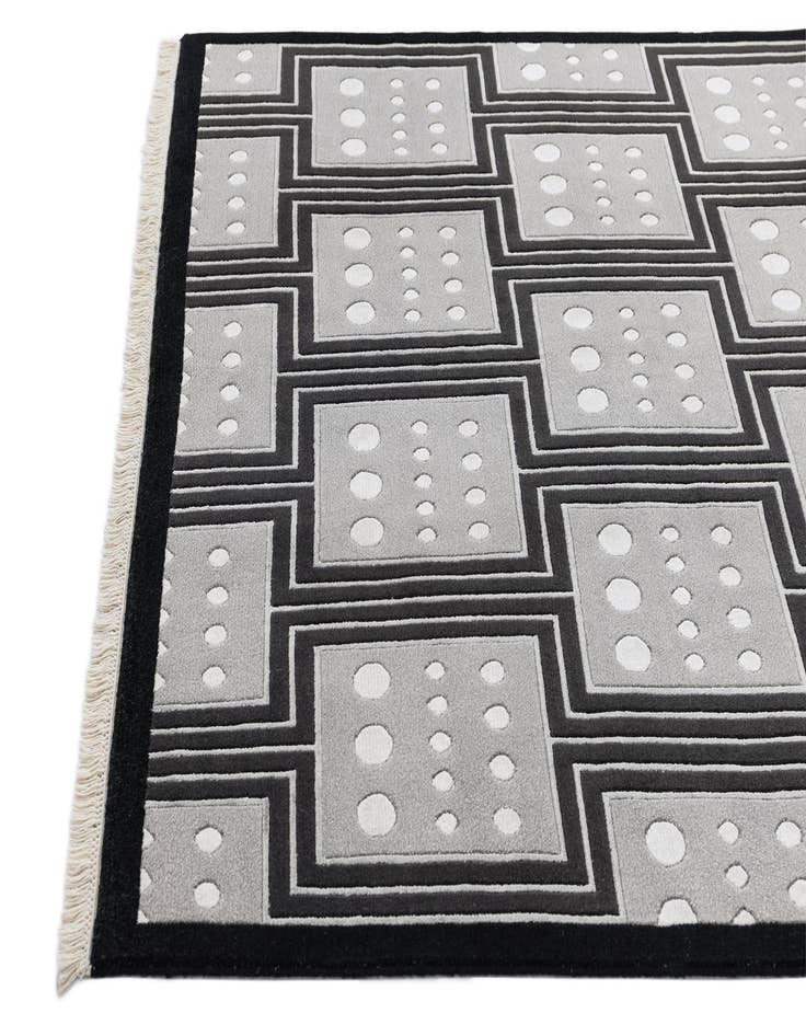 Detail image of 5' 7 x 7' 10 Darya Rug