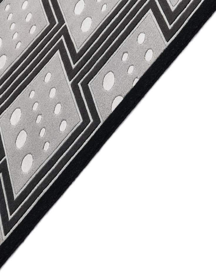 Detail image of 5' 7 x 7' 10 Darya Rug