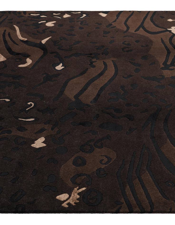 Detail image of 5' 9 x 7' 10 Darya Rug